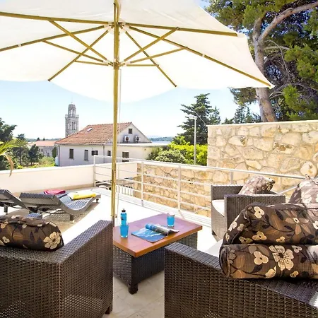 Castle Stambuk Apartment