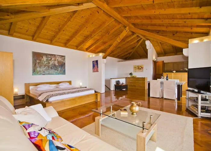 Daire Castle Stambuk *