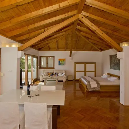 Castle Stambuk Appartement *