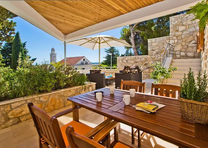 Castle Stambuk شقة هفار